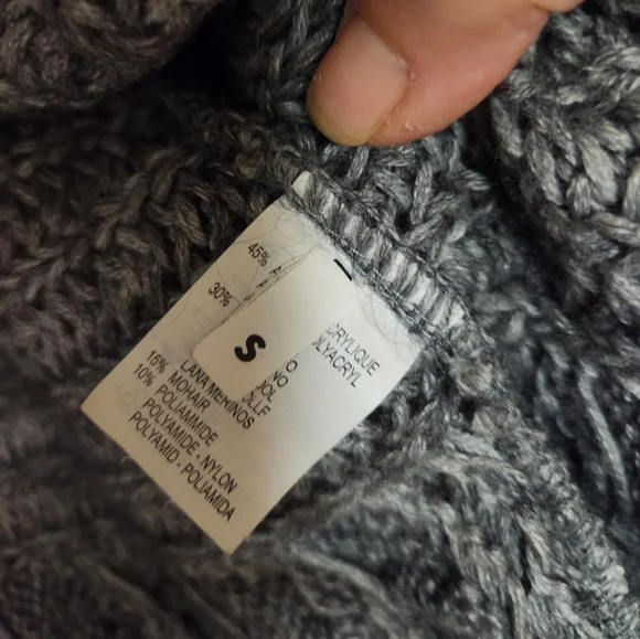 Sweater - Picture 3 of 10